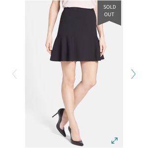 T Tahari ‘Napa’ Black  Mini Skirt Size 4